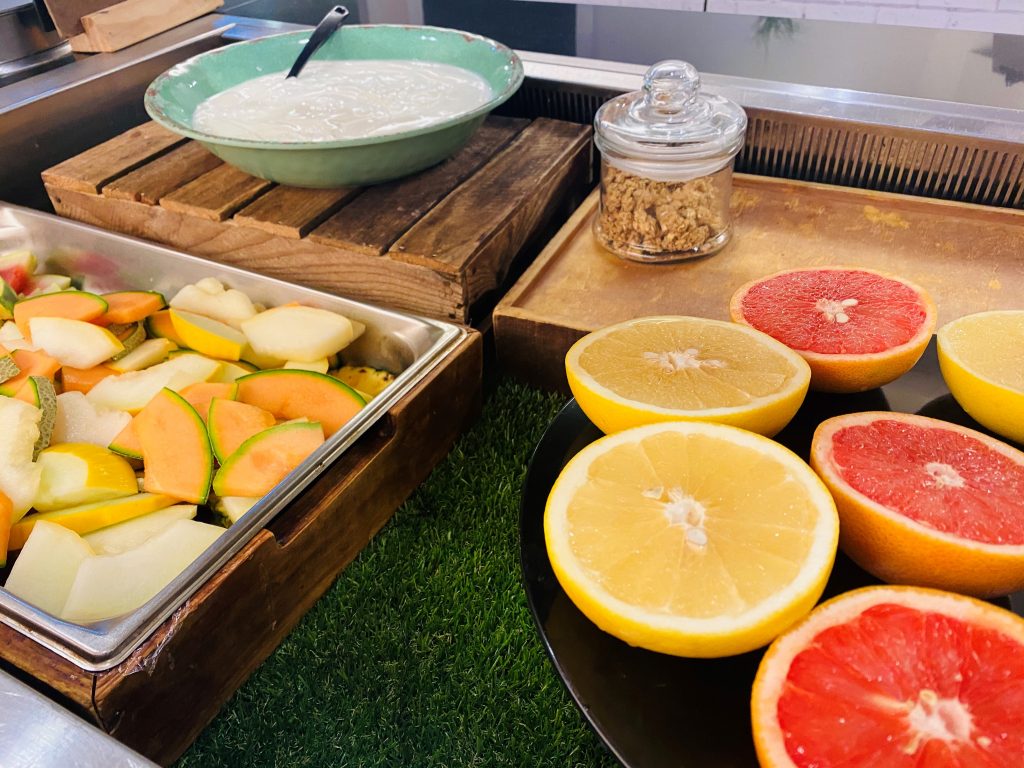 Abingdon School catering - fruit and yogurt bar